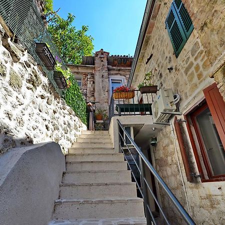 Apartments Historic Stone House Kotor Quarto foto