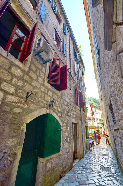 Apartments Historic Stone House Kotor Quarto foto